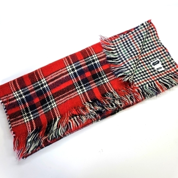 NEW Mud Pie Oversized Reversible Red & White Plaid & Hounds Tooth Scarf Shawl - Picture 2 of 6